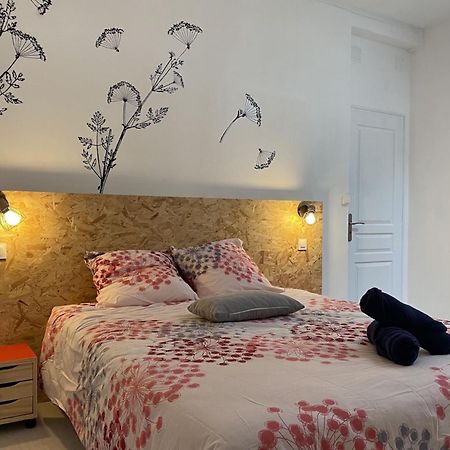 La Maison D'Angelique - Colocation Hoteliere A 150M Gare Tgv- Grande Cuisine Equipee & Salon - Fibre - Netflix Niort Ngoại thất bức ảnh
