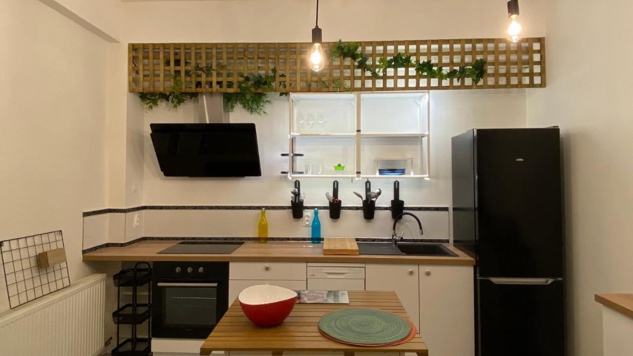 La Maison D'Angelique - Colocation Hoteliere A 150M Gare Tgv- Grande Cuisine Equipee & Salon - Fibre - Netflix Niort Ngoại thất bức ảnh