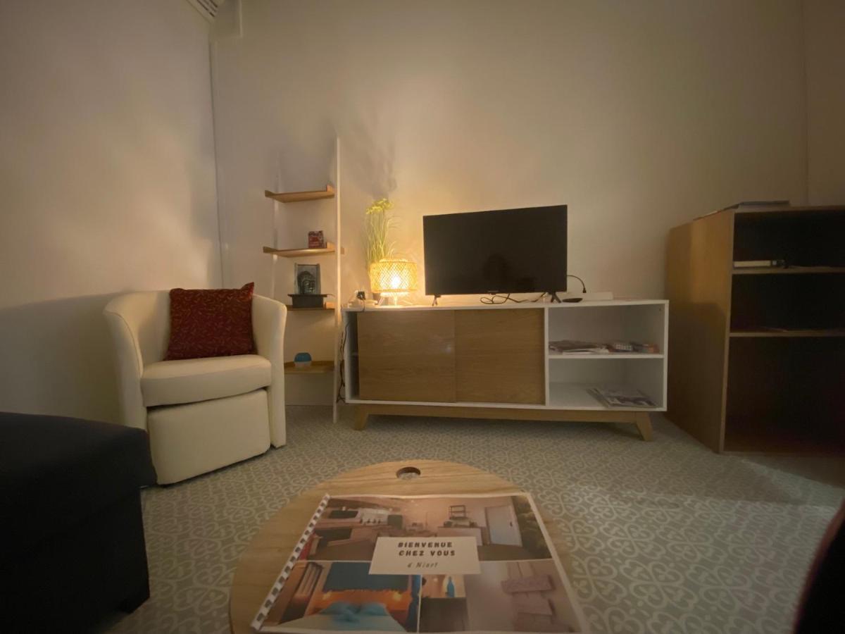 La Maison D'Angelique - Colocation Hoteliere A 150M Gare Tgv- Grande Cuisine Equipee & Salon - Fibre - Netflix Niort Ngoại thất bức ảnh